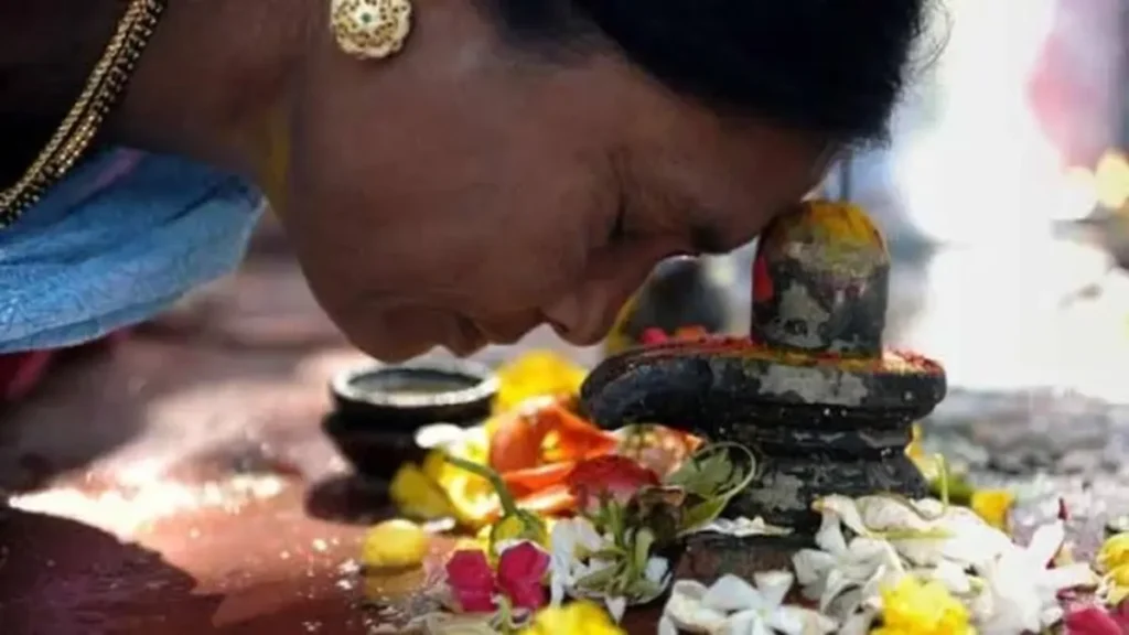 Worshipping Shivling In A Dream